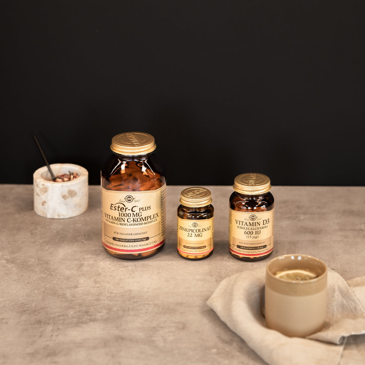 Solgar Ester-C Plus 1000mg, Zinkpicolinat und Vitamin D3 nebeneinander