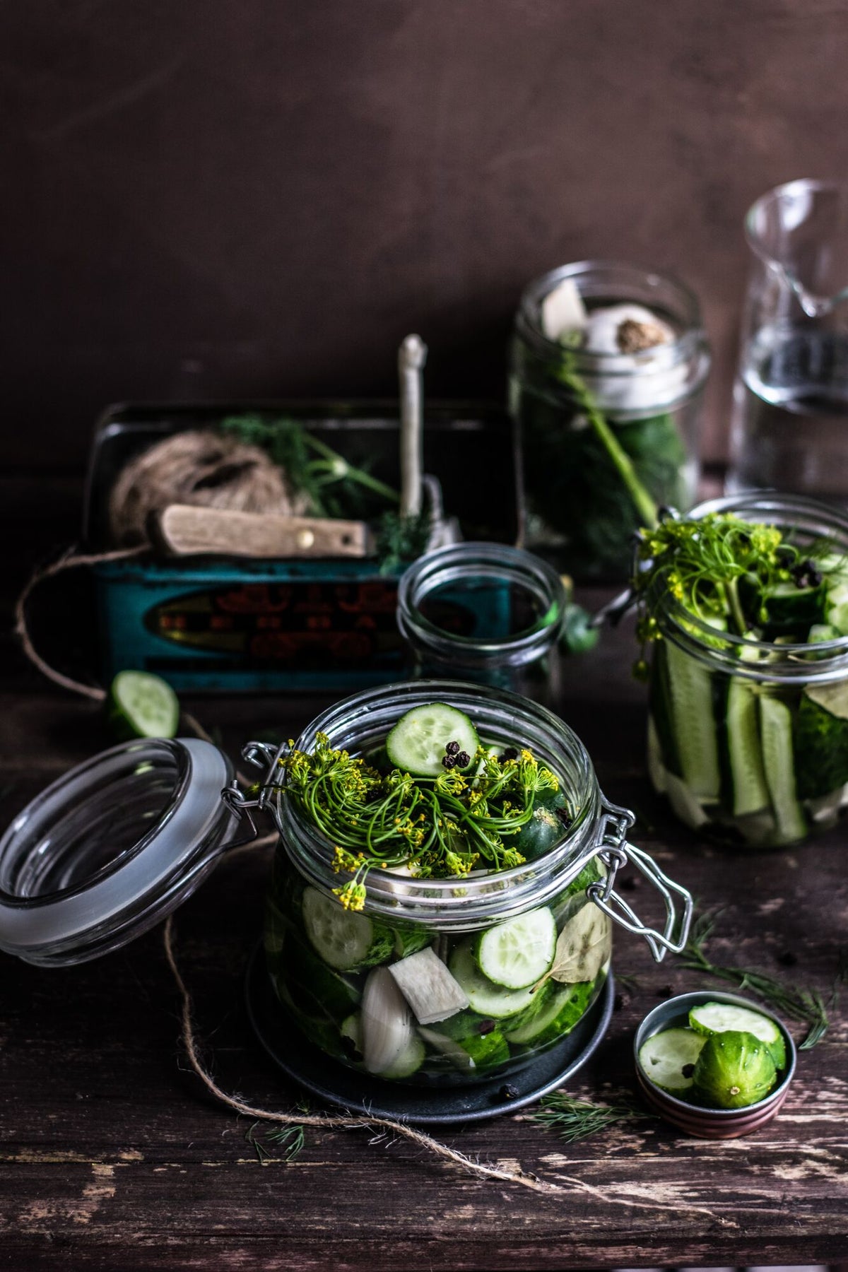 Grünes Gemüse in einem Glas